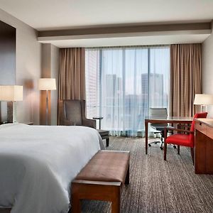 Deluxe  King Room Mobility or hearing accessible